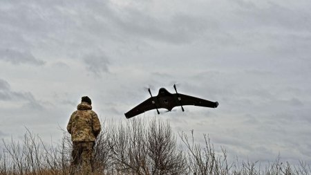 Cladiri din <span style='background:#EDF514'>ODESA</span>, incendiate de dronele rusilor