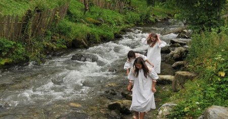 Sarbatoarea Sanjorzului in Maramures. Ritualuri arhaice, mai vechi decat crestinismul, pentru a alunga lucrurile rele