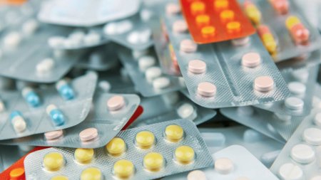Ministerul Sanatatii anunta extinderea listei de medicamente <span style='background:#EDF514'>COMPENSATE</span> si gratuite
