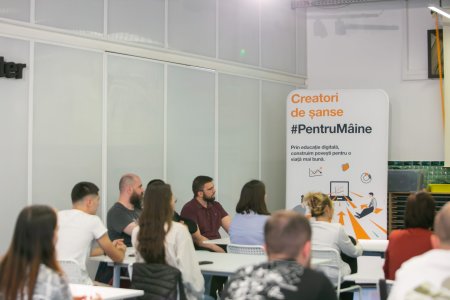 Au inceput inscrierile pentru cursurile de IT gratuite dezvoltate de Digital Stack in cadrul Atelierului de Sanse, un proiect realizat de <span style='background:#EDF514'>FUNDATIA ORANGE</span> Romania