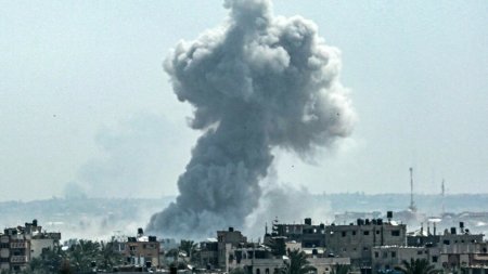 Israelul a <span style='background:#EDF514'>BOMB</span>ardat din nou Fasia Gaza, intr-unul dintre cele mai puternice atacuri