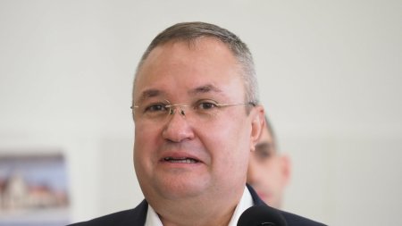 Nicolae Ciuca, glume la evenimentul de lansare a <span style='background:#EDF514'>CANDIDATUL</span>ui PNL pentru Primaria Calafat: Asta e pentru memento mori