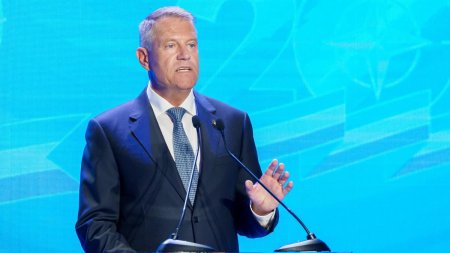 Iohannis, despre achizitii in domeniul naval: Procedurile vor trebui re<span style='background:#EDF514'>PETA</span>te