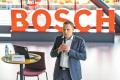 Tobias Matter, directorul Centrului R&D Bosch din Cluj: Oferim internship pentru studenti, dar nu ii recrutam full-time. Ei intai trebuie sa isi termine studiile. Centrul de Inginerie Bosch are 1.700 de specialisti cu birouri in Cluj, Bucuresti si <span style='background:#EDF514'>SIBIU</span>.