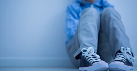 O profesoara pedofila condamnata pentru relatii <span style='background:#EDF514'>SEXUAL</span>e cu un copil cere anularea sentintei invocand sexul sau