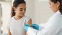 Mii de romani ar putea fi salvati in fiecare an daca ar creste rata de vaccinare anti-HPV