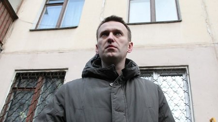 Un preot rus care a tinut o slujba de pomenire pentru Navalnii a fost suspendat din functie pentru trei ani