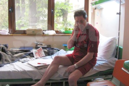 De pe patul de spital, Cornel <span style='background:#EDF514'>DINU</span> a vorbit cu GSP despre situatia critica a lui Dinamo: Doar asta mai pot sa fac