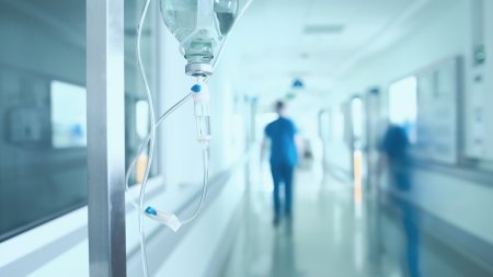 <span style='background:#EDF514'>PLOAIA</span> a afectat doua sali de operatie ale Spitalului Judetean de Urgenta Targu Jiu. Spatiile vor fi reabilitate