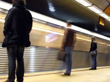 <span style='background:#EDF514'>INTRAREA</span> B la statia de metrou Mihai Bravu este inchisa timp de o saptamana