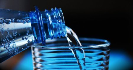 Nestle a distrus o parte din productia de apa minerala Perrier 
