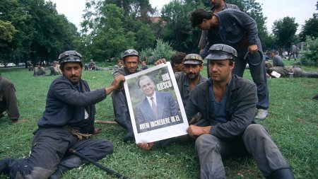 Dosarul Mineriadei. Petre Roman si Gelu Voican Voiculescu, chemati la Parchet. Iliescu, audiat la domiciliu