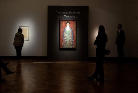 Un tablou neterminat considerat pierdut al lui Gustav Klimt a fost vandut cu 30 de milioane de euro la o <span style='background:#EDF514'>LICITATIE</span>