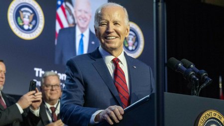 <span style='background:#EDF514'>JOE BIDEN</span> rade de Trump si spune ca-si da cu inalbitor in par. Cum voia fostul presedinte sa se injecteze cu dezinfectant