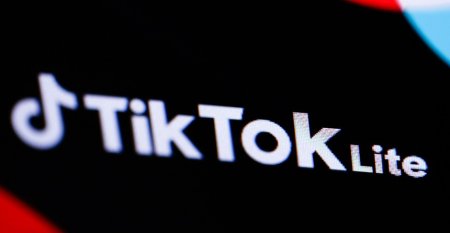 TikTok suspenda programul de recompense al TikTok Lite, din <span style='background:#EDF514'>CAUZA</span> preocuparilor UE
