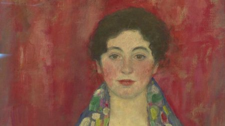 Suma pentru care a fost ad<span style='background:#EDF514'>JUDECAT</span> Portretul domnisoarei Lieser, de Gustav Klimt. Cine ar fi femeia din pictura
