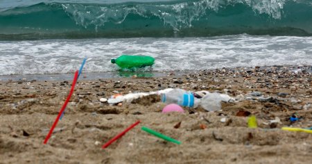 Cei mai mari poluatori cu plastic din lume, dezvaluiti de un studiu. Ce companii binecunoscute otravesc pl<span style='background:#EDF514'>ANETA</span>