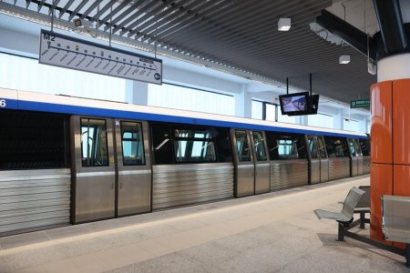 Metrorex: Noul tren Metropolis produs de Alstom a sosit la Depoul Berceni. Trenul are  camere de supraveghere interioare si exterioare, sisteme de alarmare in caz de urgenta, locuri special amenajate pentru persoanele cu <span style='background:#EDF514'>DIZABILITATI</span>, folie anti-grafitti