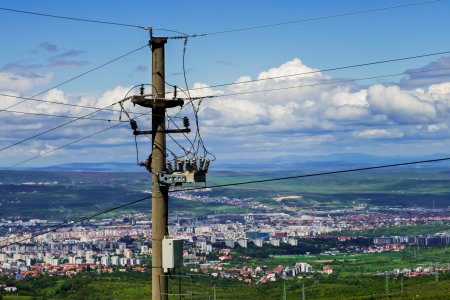 Scenariu: cat ar costa tre<span style='background:#EDF514'>CERE</span>a incalzirii pe energie electrica a unui oras din Romania. Pretul pe gospodarie: de la 5.000 la 15.000 de euro