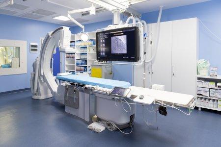 Grupul Monza Ares investeste 5 mil. euro in dotarea  salilor de angiografie cu echipamente <span style='background:#EDF514'>PHILIP</span>s