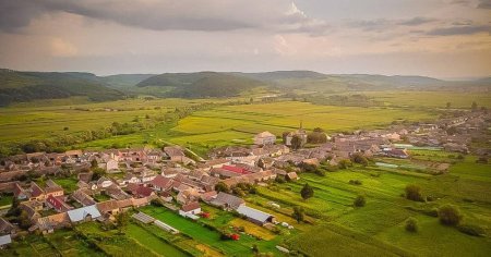Destinatii ascunse din Romania pentru mini-<span style='background:#EDF514'>VACANTA</span> de 1 Mai si Paste. Unde gasiti satele Hoghilag si Malancrav