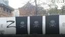 Capete de mort si simbolul invaziei ruse in Ucraina au aparut pe <span style='background:#EDF514'>GARD</span>ul ambasadei Frantei din centrul Moscovei