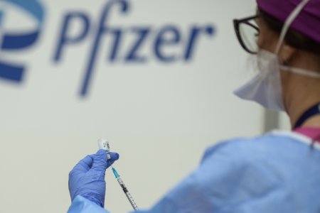 Pfizer, implicata intr-un nou scandal urias. Compania, data in judecata pentru incalcarea patentelor pentru tehnologia ARN mesager