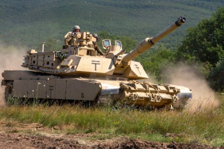 Tancurile Abrams <span style='background:#EDF514'>DONAT</span>e de americani nu sunt folosite de ucraineni din cauza dronelor rusesti