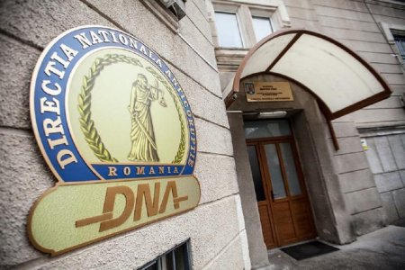 Director din cadrul Complexului Energetic Oltenia, retinut de DNA. S-a facut de ras pentru 13.000 de euro