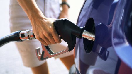 Ultimatum de la guvern pentru ieftinirea benzinei si motorinei. Dar nu in Romania, ci intr-o tara vecina