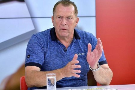 Helmut Duckadam a criticat <span style='background:#EDF514'>CSA STEAUA</span> pentru revenirea lui Adrian Popa: Il aduci pentru ce?