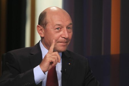 Ce spune Traian Basescu despre alegerea lui Cirstoiu drept candidat al aliantei PSD-PNL: Nu l-am vazut pe Ioh<span style='background:#EDF514'>ANNI</span>s, voi l-ati vazut?