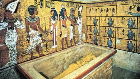 Ce este, de fapt, blestemul lui Tutankhamon. <span style='background:#EDF514'>PESTE</span> 20 de oameni au murit dupa ce i-au deschis mormantul. GALERIE FOTO