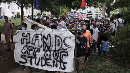 <span style='background:#EDF514'>PROTESTE</span> pro-palestiniene in campusurile universitare din SUA
