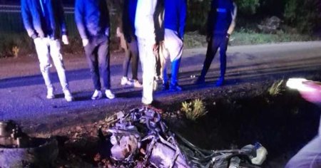 Doi tineri au murit la Suceava dupa ce au intrat cu moto<span style='background:#EDF514'>SCUT</span>erul intr-un podet