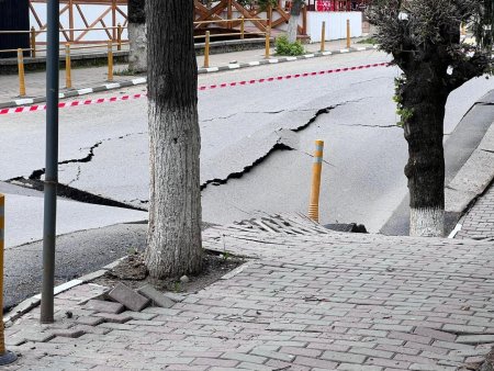 Ipoteza soc: Lucrarile la reteaua de gaze au ajutat la surparea centrului orasului Slanic-Prahova