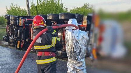 Accident mortal la Marasesti. O autocisterna incarcata cu etanol s-a rasturnat si s-a izbit <span style='background:#EDF514'>VIOLENT</span> de un stalp