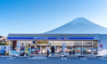 Japonia si turistii nesimtiti: Un zid negru va bloca perspectiva Muntelui Fuji