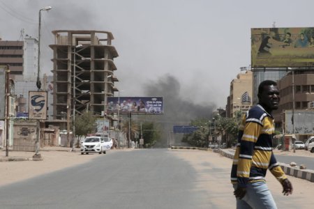 Un oras din Sudan cu 800.000 de locuitori ar putea fi atacat. ONU: civilii sunt <span style='background:#EDF514'>PRINS</span>i in capcana