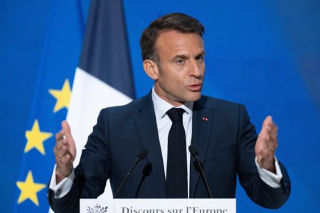 Macron este pregatit sa deschida <span style='background:#EDF514'>DEZBATERE</span>a asupra unei aparari europene care sa includa arme nucleare