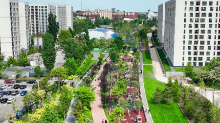 Un nou parc a fost inaugurat in Bucuresti. Este cel mai <span style='background:#EDF514'>MARE</span> deschis in Capitala, dupa Revolutie | FOTO