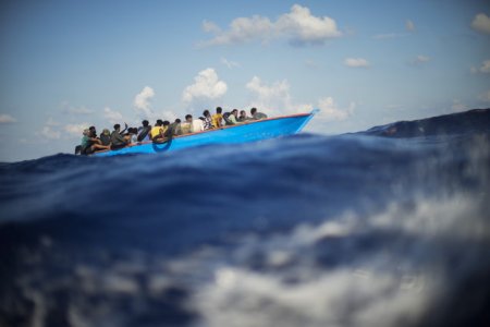 Ambarcatiune cu migranti, scufundata in largul insulei grecesti Samos