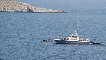 Ambarcatiune cu <span style='background:#EDF514'>MIGRA</span>nti, scufundata in largul insulei grecesti Samos
