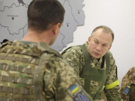 Situatia de pe linia frontului s-a inrautatit, <span style='background:#EDF514'>AFIR</span>ma seful armatei ucrainene