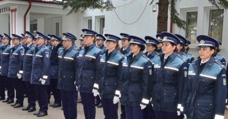 1.600 de locuri puse la bataie pentru cei care vor sa intre in scolile de politie de la Cluj si <span style='background:#EDF514'>CAMPINA</span>