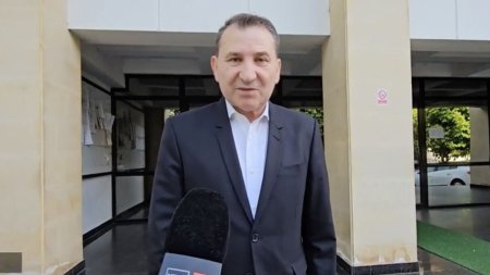 Romeo Stavarache, candidatul PUSL la Primaria Municipiului Bacau, acuza PSD si USR Bacau ca i-au <span style='background:#EDF514'>BLOC</span>at candidatura
