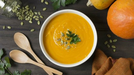 Supele crema - explozie de gusturi, nutrienti si beneficii. Cum sa le introduci in alimentatia ta de zi cu zi