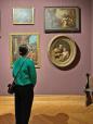 Stiati ca Gustav Klimt a calatorit in Romania, la solicitarea lui Carol I, pentru a picta opere folosite la decorarea Castelului Peles? O antreprenoare vrea sa popularizeze arta in randul romanilor printr-o serie de cluburi de arta unde dezvaluie <span style='background:#EDF514'>INFORMATI</span>i mai putin cunoscute
