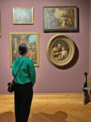 Stiati ca Gustav Klimt a calatorit in Romania, la solicitarea lui Carol I, pentru a picta opere folosite la decorarea Castelului Peles? O antreprenoare vrea sa popularizeze arta in randul romanilor printr-o serie de cluburi de arta unde dezvaluie informatii mai putin cunoscute