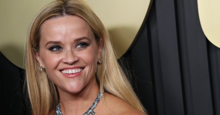 Reese Witherspoon, super decolteu pe covorul rosu! Ce bine arata blonda de la drept, la 48 de ani